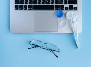 Laptop with Eye Tracking Cameras Fntkech